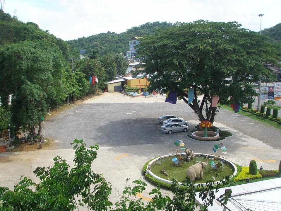 Grand Hill Resort And Spa Nakhon Sawan Exterior photo