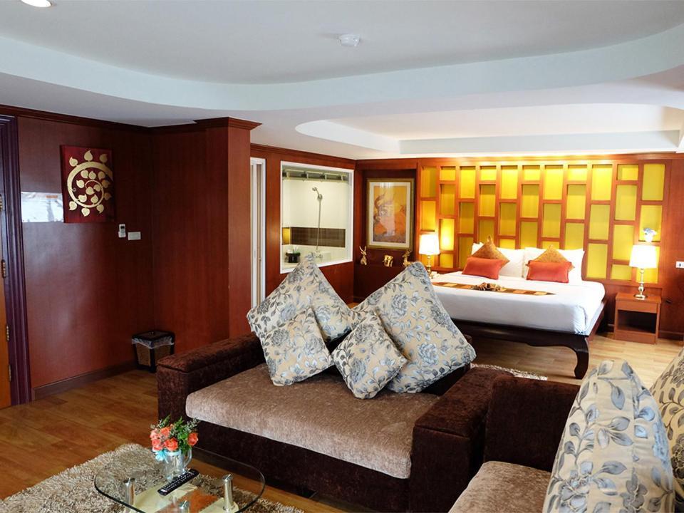 Grand Hill Resort And Spa Nakhon Sawan Exterior photo