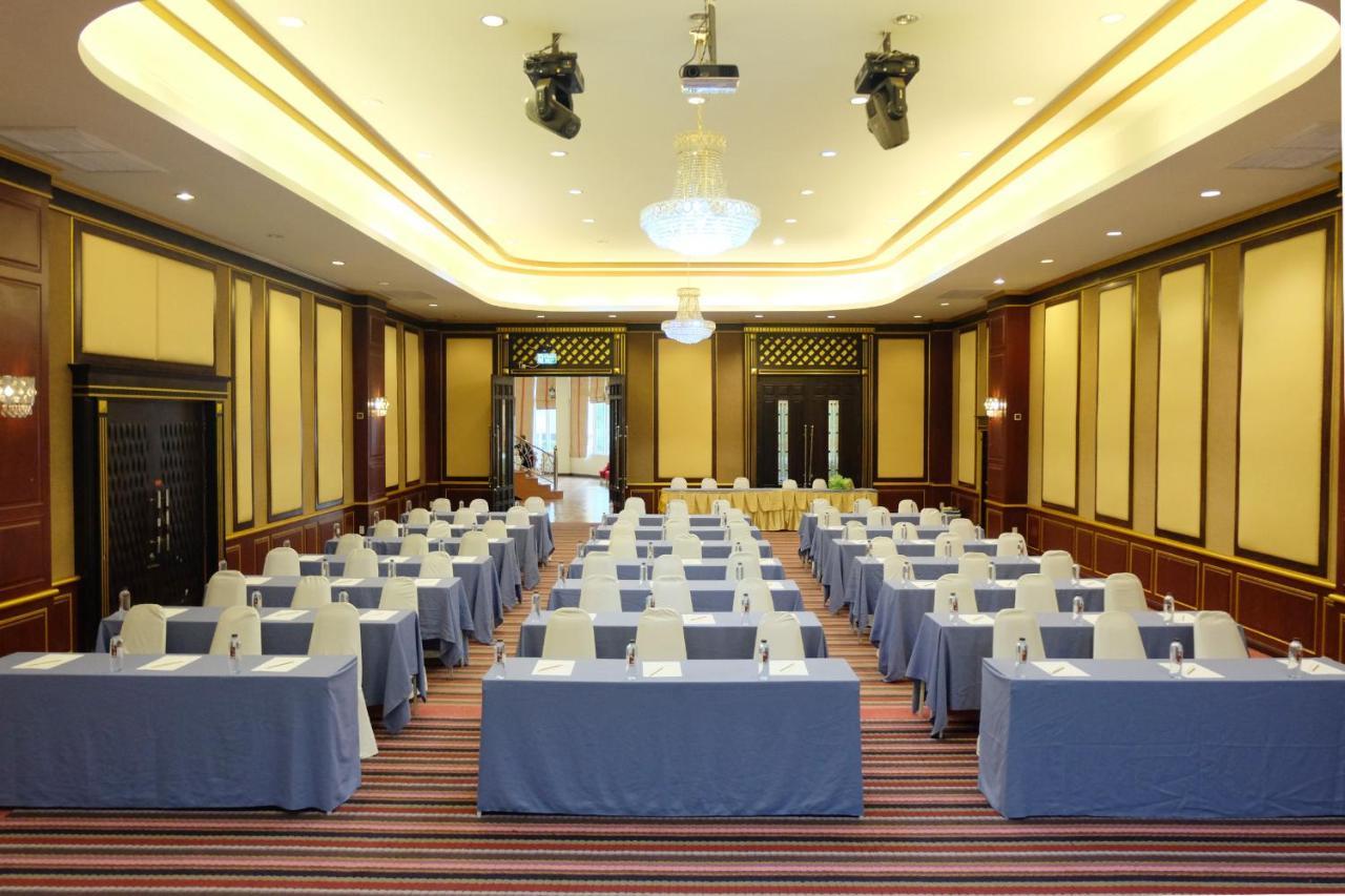 Grand Hill Resort And Spa Nakhon Sawan Exterior photo